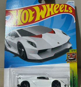 Lamborghini Sesto Elemento