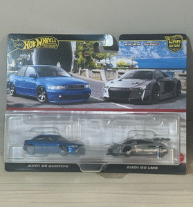 Audi S4 quattro  Audi R8 LMS